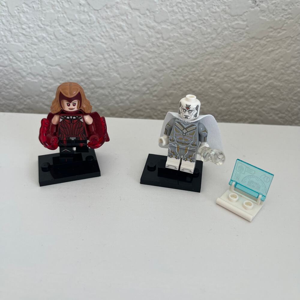 LEGO Marvel Studios Scarlet Witch & White Vision Minifigure Duo 71031
